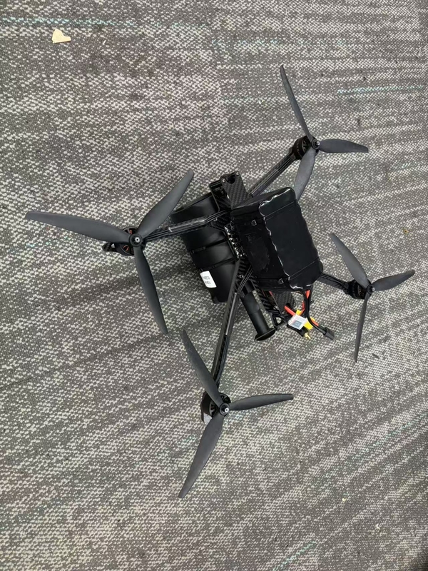 Geheime Beschichtung Jackenmaterial FPV Quadcopter Drohne 25km/Rolle Interne zu Externe Verkabelung FC-Anschlusstyp Für Hohe Zugfestigkeit