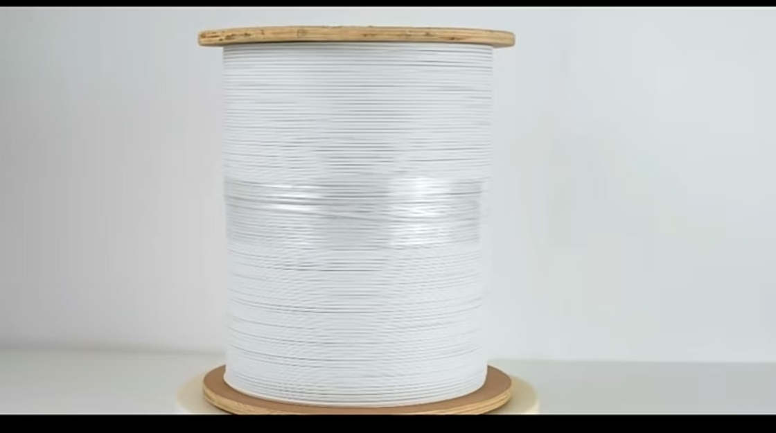 Schmetterlingsförmige Einführung des optischen Kabels